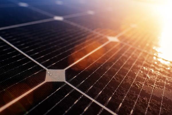 Solarpanel im Sonnenlicht