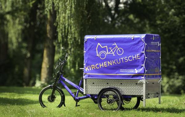 Symbolbild, Lastenrad mit Aufbau, Kirchenkutsche