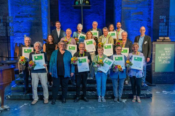 Quelle: ekiba/P. Gärtner Gruppenbild, Preisverleihung, Kirche