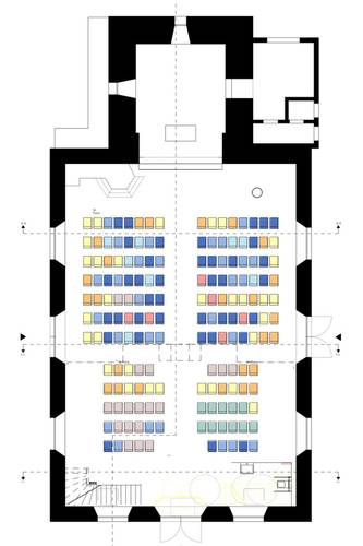Grundriss der Kirche Reichartshausen mit farbig hinterlegte Stuhlreihen nach der Vorlage des Chorfenters