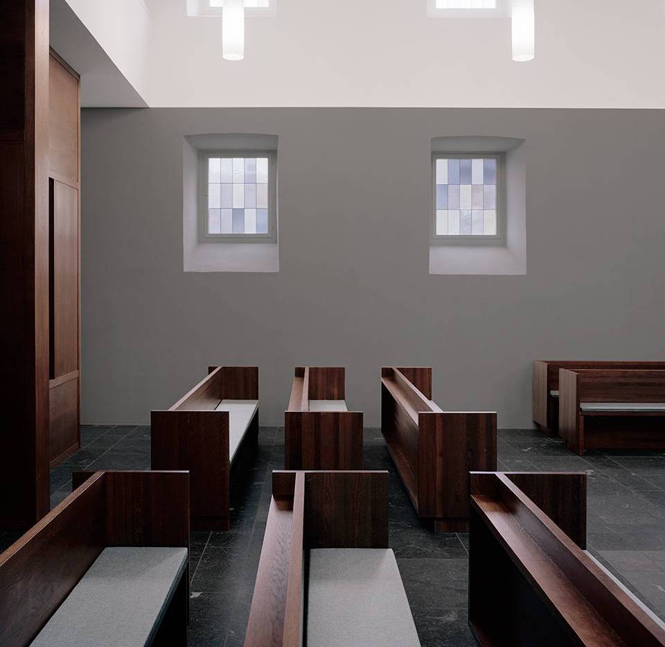 Foto der Sitzbänke mit elektrischen Sitzbankauflagen